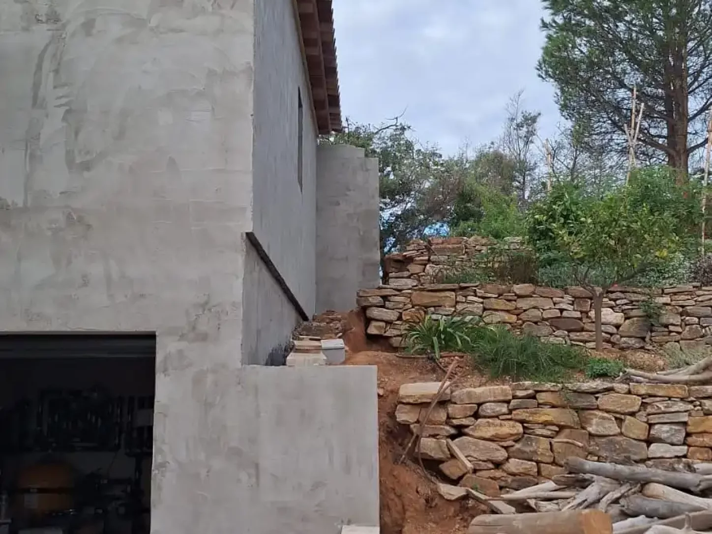 avant facade brute exterieure